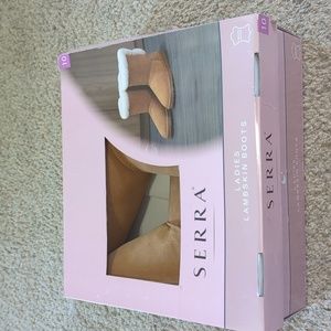 New In Box Women's Size 10 Serra Lambskin Tan Pull On Winter Boots